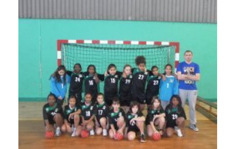 La réserve monte, les -12 féminines championnes !